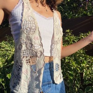 Vintage Inspired Scalloped Embroidery Lace Vest